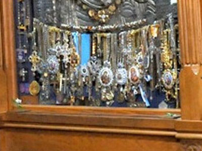 Ιερόσυλοι έκλεψαν τάματα σε εκκλησία της Καβάλας Ιερόσυλοι έκλεψαν τάματα σε εκκλησία της Καβάλας